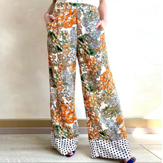 Musthave flair pants Amabel|Satin|Floral dots