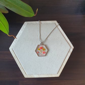 Leuke ketting Cuties|Bloemenkunst|Zilverkleurige ketting