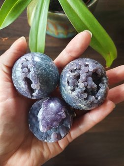 Grape Agate Sphere|Crystal ball|A-Quality|Small 4-5 cm