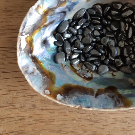 Abalone cleansing shell|Hematite stones|Cleanse crystals