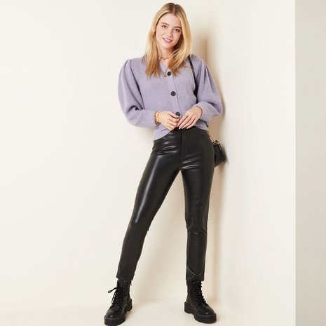 Musthave leatherlook pants Cool|Button closing|3/4 length