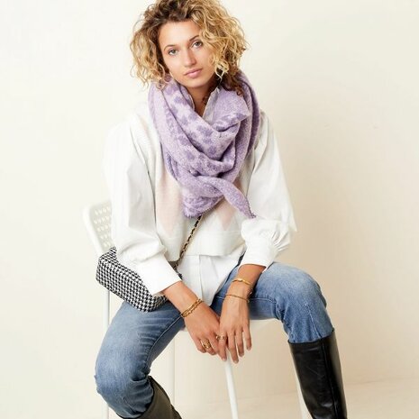 Extra soft triangle scarf Wonderland|Wrap shawl|Leopard print lilac purple