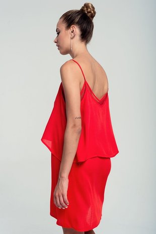 Scarfz-rode-plumetis-jurk-met-spaghettibandjes-achterkant